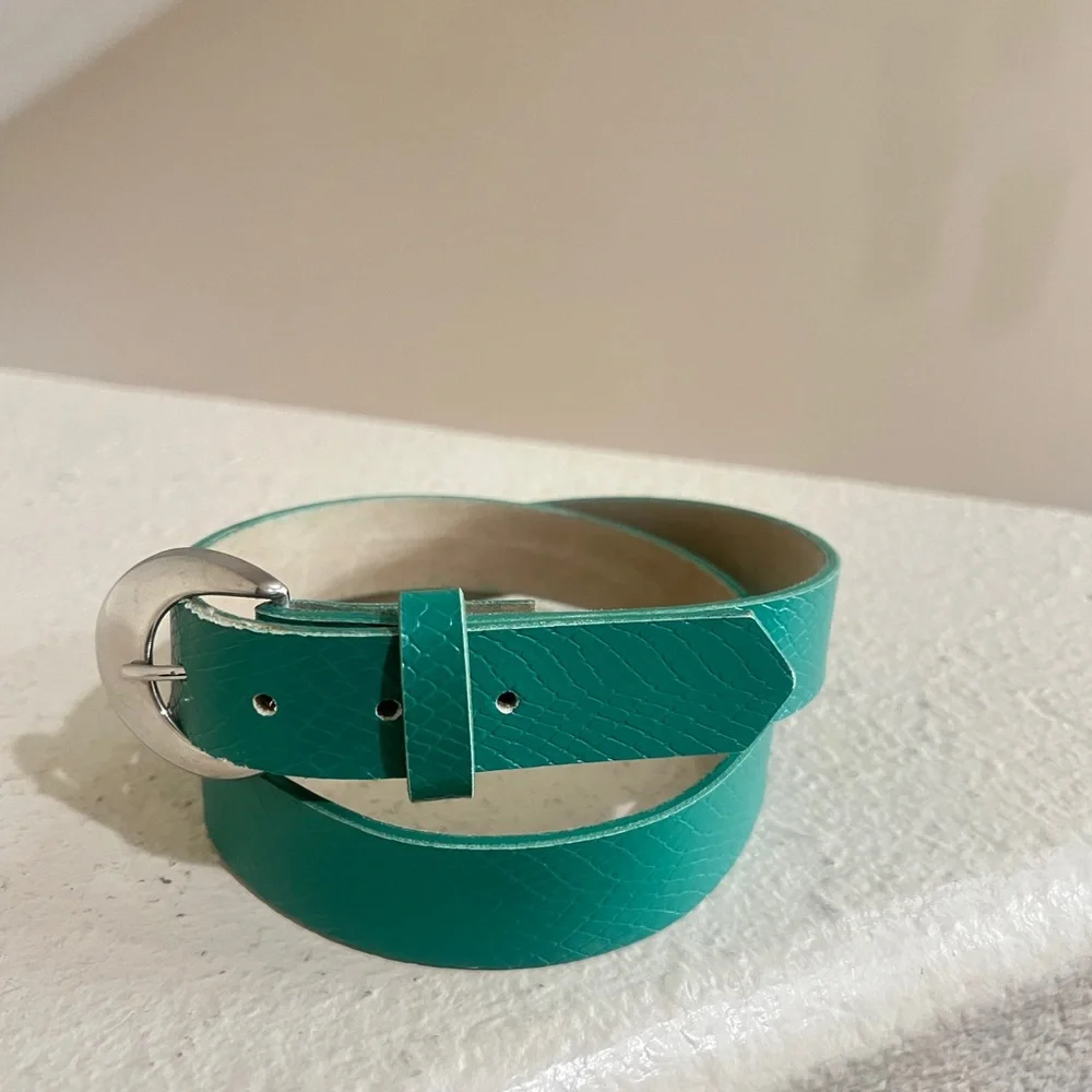 Women’s Green‎ Leather Silver buckle belt